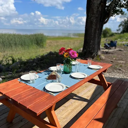 Camping Suure-kuuse Kampingud Otse Jarve Kaldal *