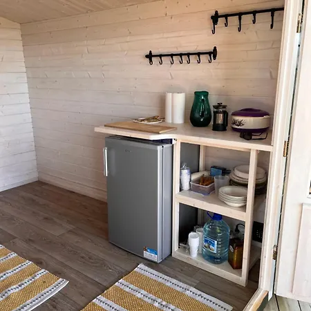 Suure-kuuse Kampingud Otse Jarve Kaldal Camping Valma