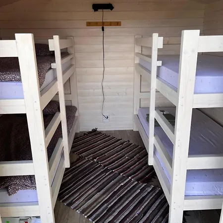 Suure-kuuse Kampingud Otse Jarve Kaldal Camping Valma