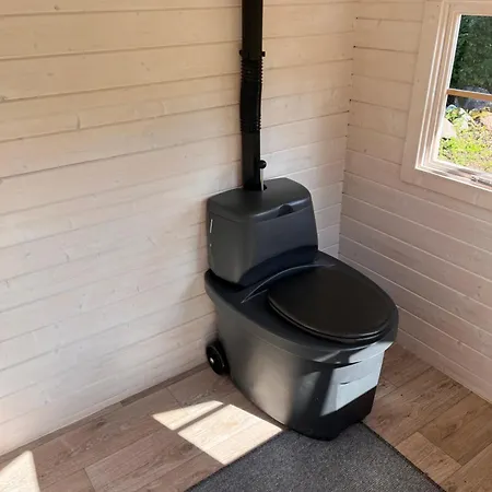 Suure-kuuse Kampingud Otse Jarve Kaldal Camping *